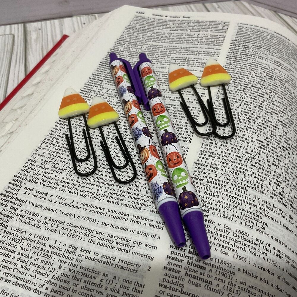 Clip 'N Button Bookmarks (4pcs) plus "Write in Style" Pens (2) ~ Halloween